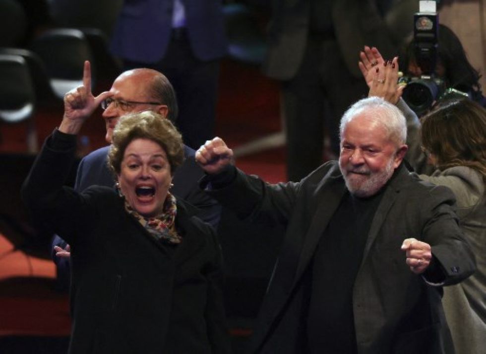 El expresidente Lula da Silva lidera los sondeos electorales en Brasil, aunque todavía es pre-candidato para las elecciones generales.