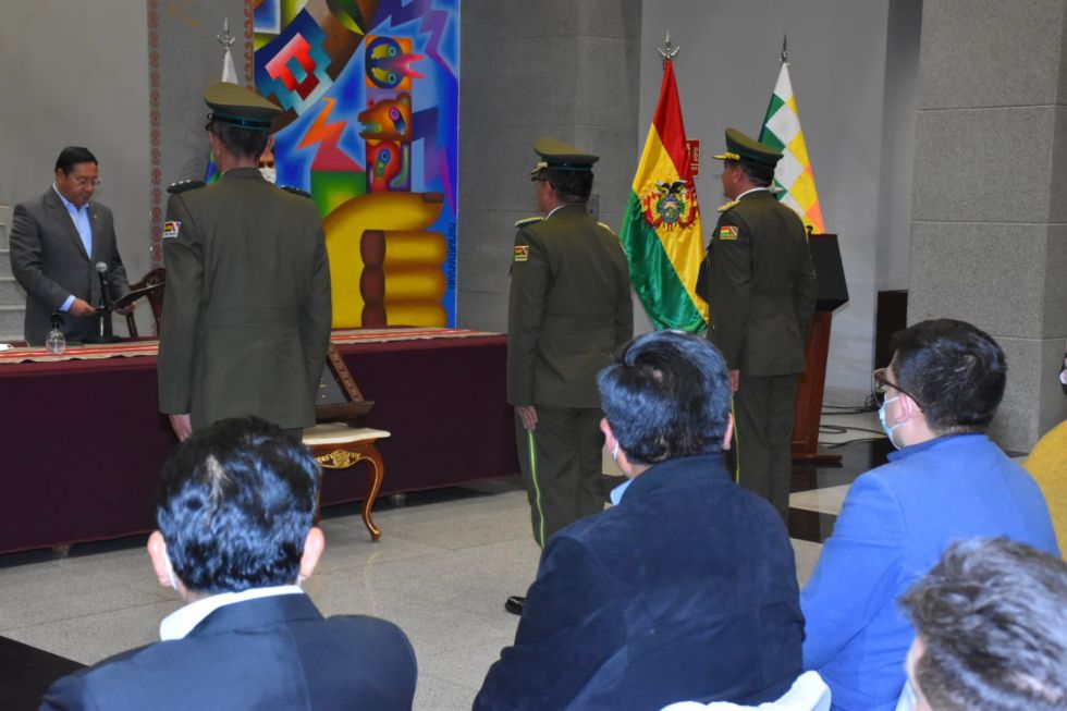 El cambio del Comandante, Subcomandante e Inspector General de la Policía Boliviana, concretado la noche del viernes.