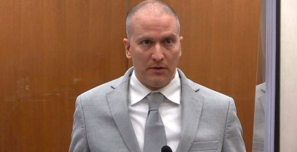 Derek Chauvin deseó suerte en la vida a los hijos de George Floyd pero no se disculpó por el crimen.