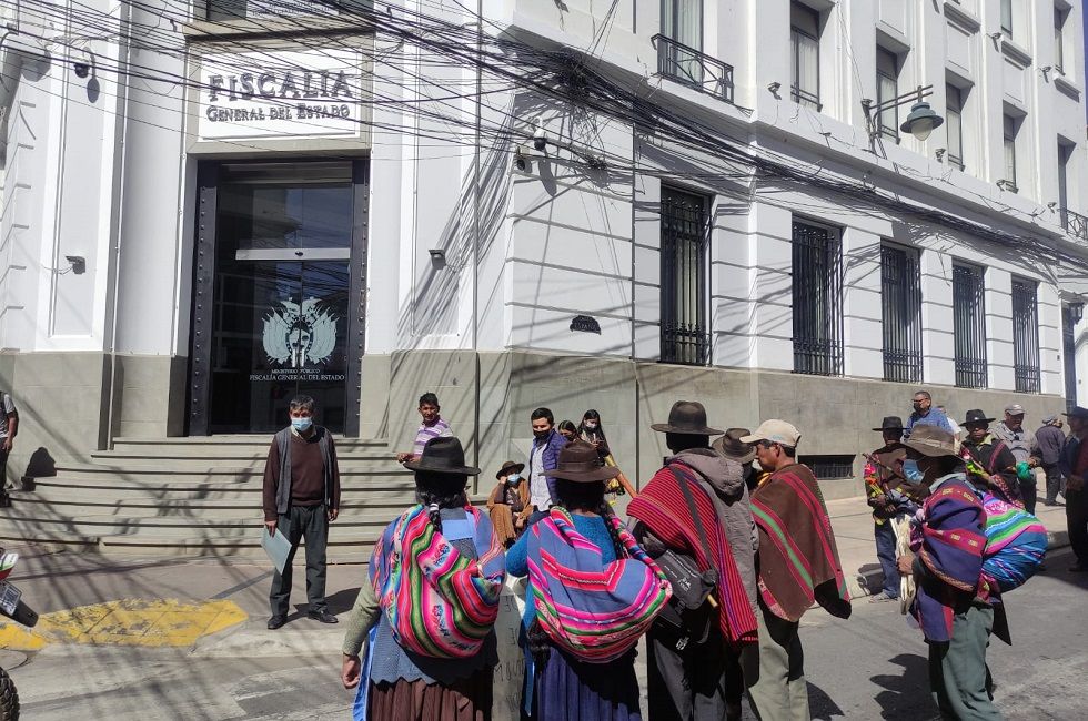 La protesta de los ayllus de Quila Quila en puertas de la Fiscalía General.