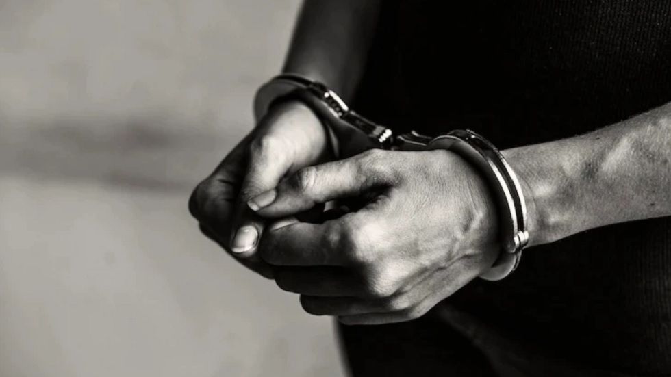 El maestro fue denunciado y sentenciado a 13 años de prisión en la carceleta de Tarabuco.