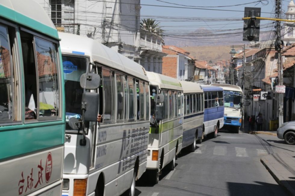 La Municipalidad apunta a implementar líneas de micros, trufis y taxis .