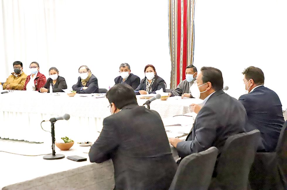 NEGOCIACIÓN. El encuentro entre el presidente Luis Arce y los dirigentes cívicos potosinos.