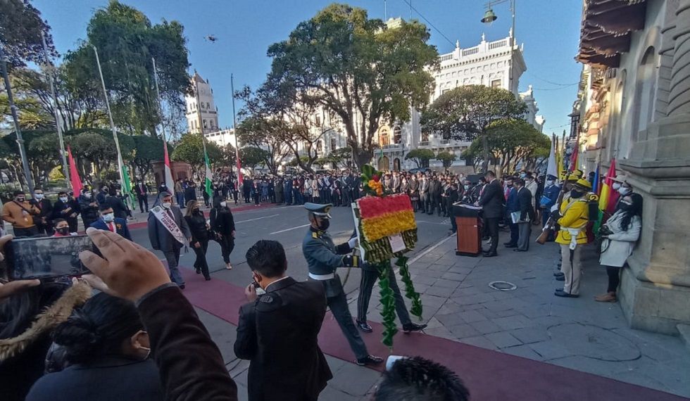 El público no podrá asistir a la entrega de ofrendas florales y otros actos.