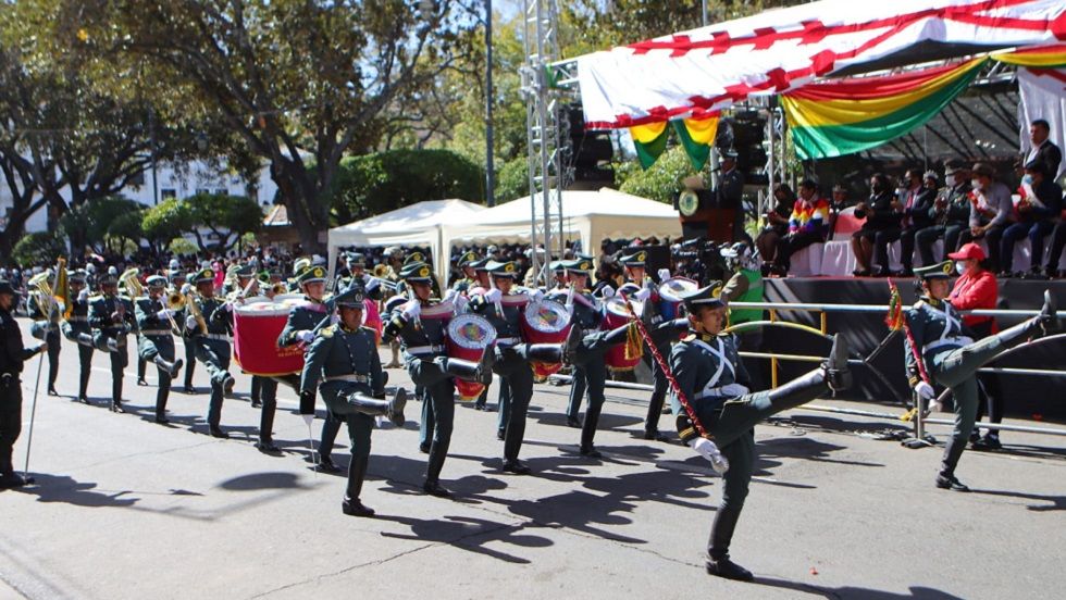 El desfile cívico policial militar se realizará al mediodía de este sábado.