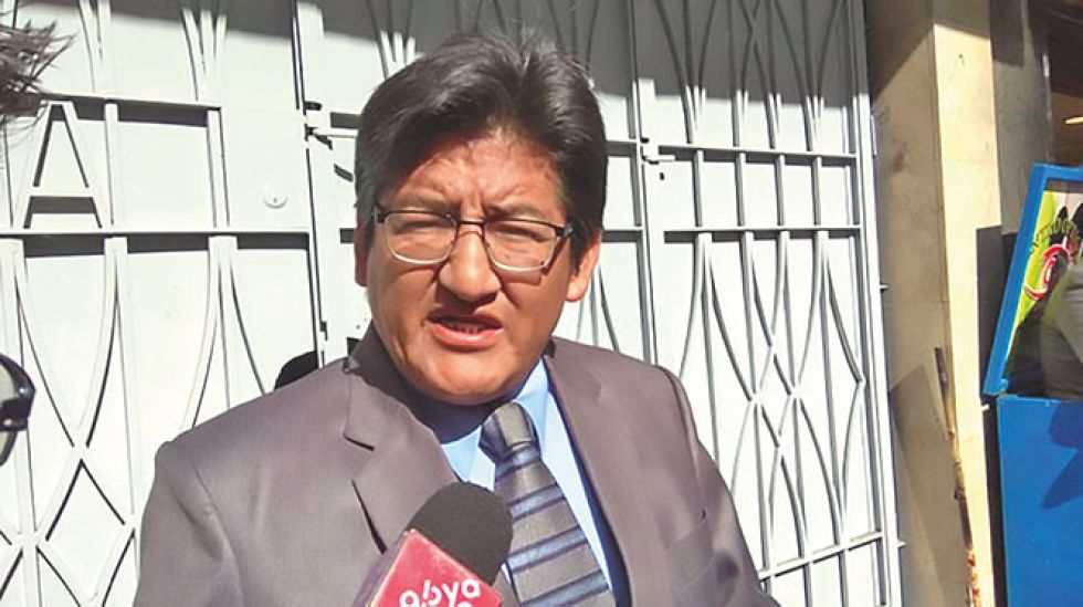 PROCESOS. El dirigente vecinal Jesús Vera tiene dos demandas por la quema de buses PumaKatari.