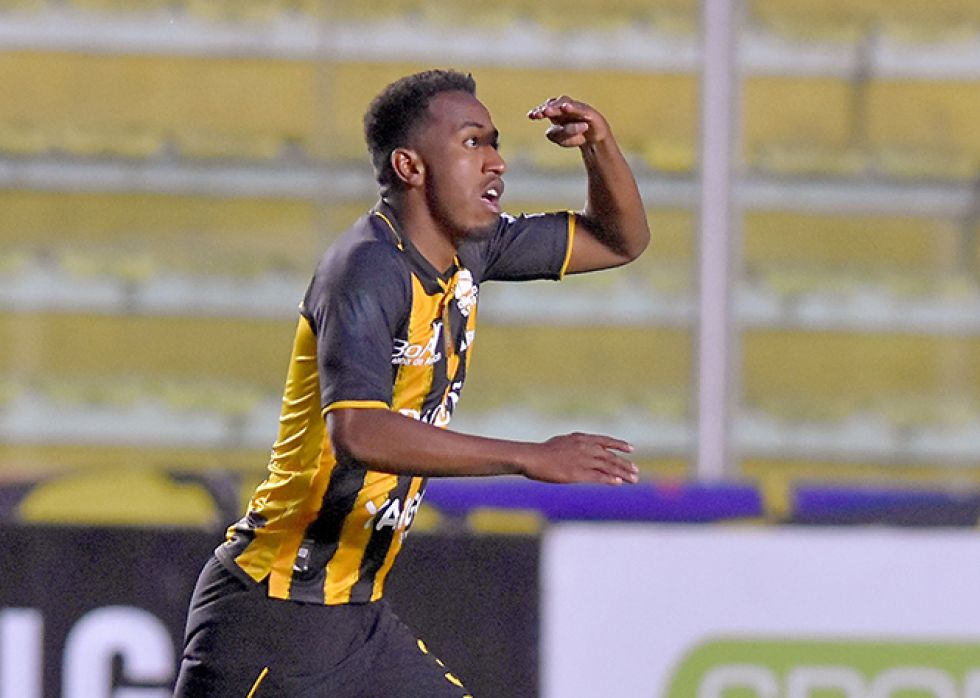 Jaime Arrascaita celebra el segundo gol del cuadro atigrado.