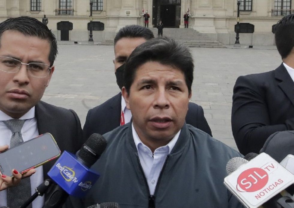 El presidente Pedro Castillo saliendo del Palacio de Gobierno hacia la Fiscalía, la anterior semana.