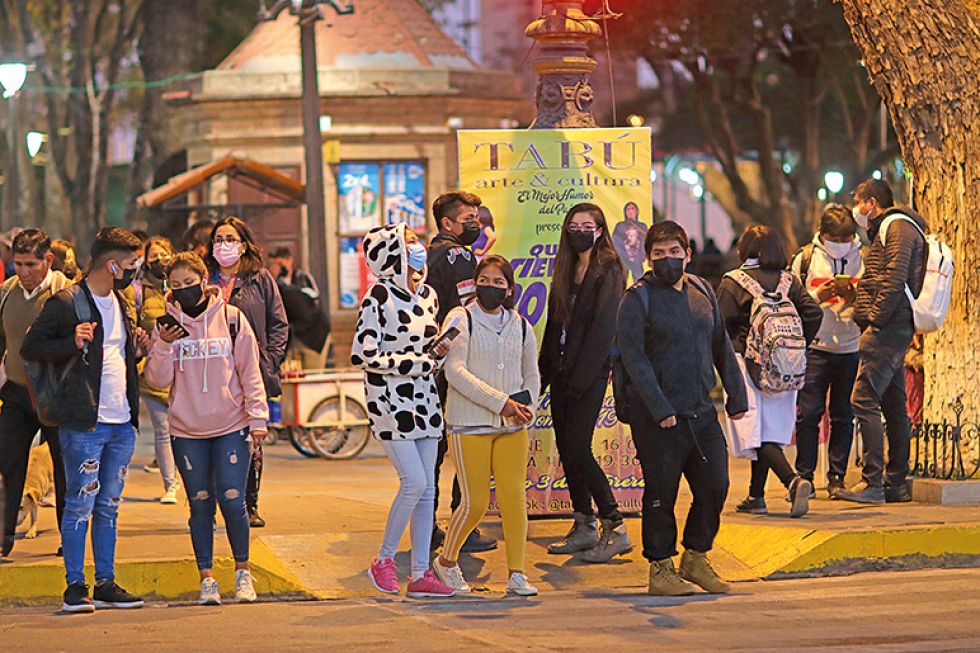 PANDEMIA. En Sucre gran parte de la población todavía practica medidas de bioseguridad.