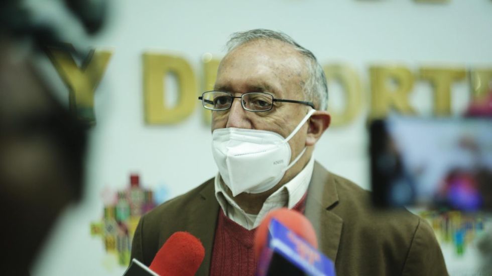 El director nacional de Epidemiología, Freddy Armijo, tras la conferencia de prensa.
