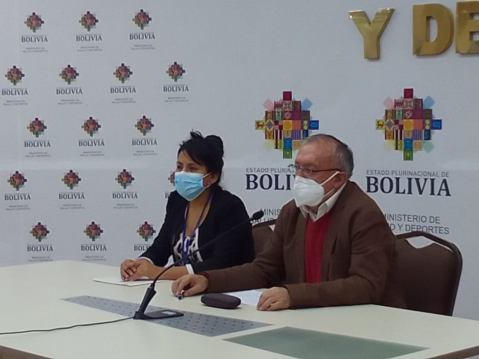 La conferencia de prensa ofrecida esta noche por el director general de Epidemiología, Freddy Armijo.