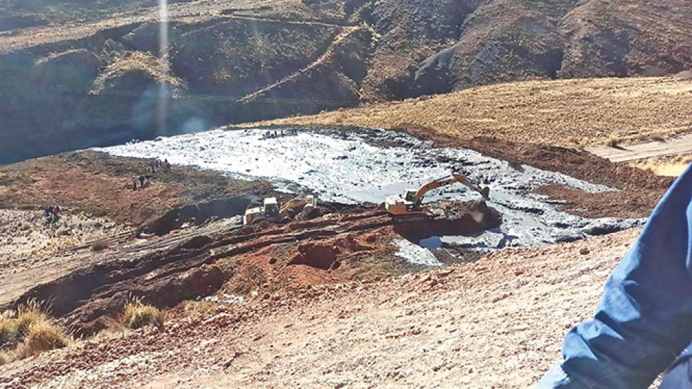 DESASTRE. Una imágen del colapso del dique de colas de Agua Dulce, situado en el municipio de Yocalla de Potosí.