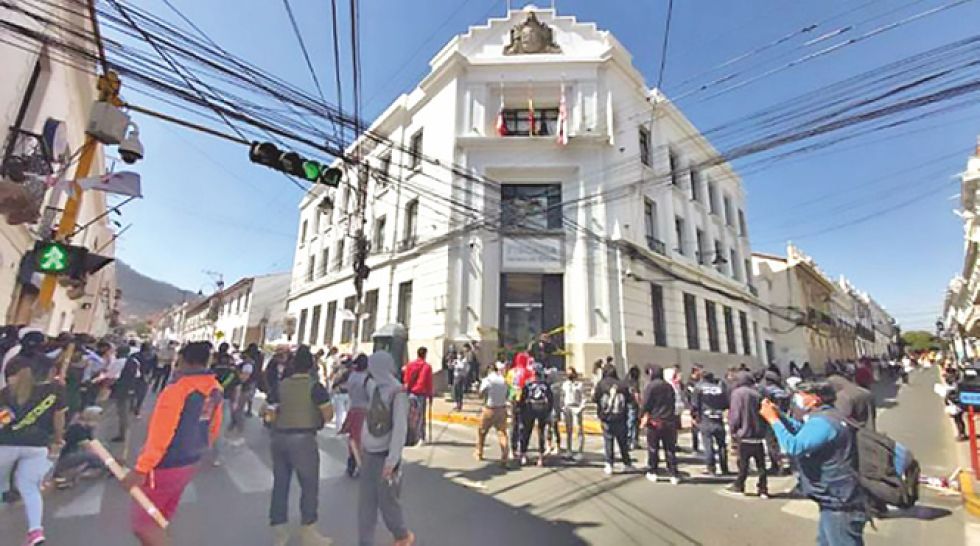 PROTESTA. La protesta de la RJC se realizó en octubre de 2020 en la Fiscalía General del Estado.
