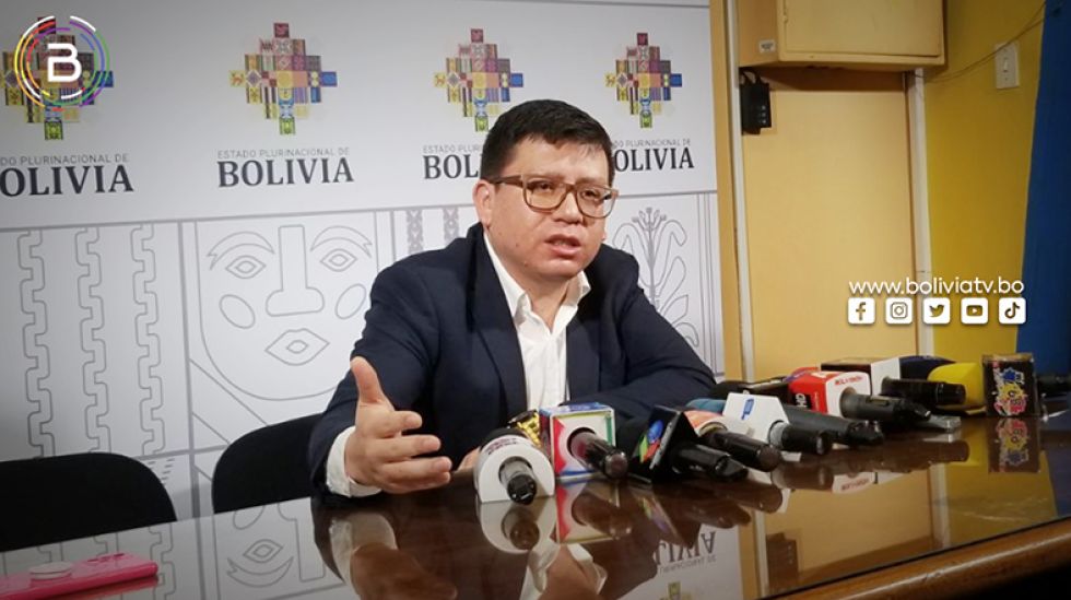 GOBIERNO. El ministro de Planificación, Sergio Cusicanqui, en la conferencia de prensa de ayer.