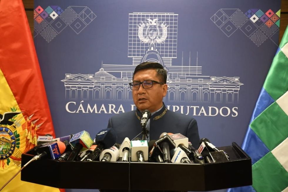 El presidente de la Cámara de Diputados, Freddy Mamani, en conferencia de prensa este miércoles.