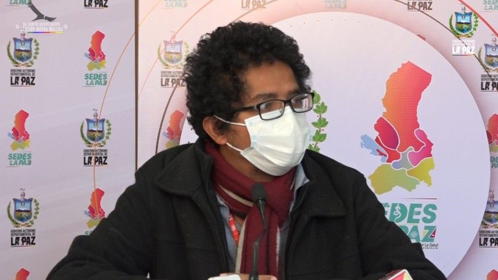 El director del Servicio Departamental de Salud (Sedes) de La Paz, Mayber Aparicio.