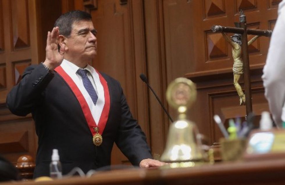 Jura el recién elegido presidente del Congreso, José Williams, del partido de derecha Avanza País, este lunes.
