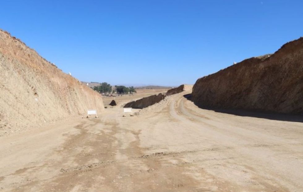 Así avanzaba el movimiento de tierras en la doble vía Sucre-Yamparáez hace un mes.