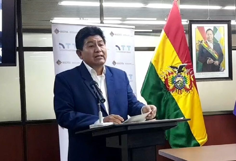 Edgar Montaño, ministro de Obras Públicas, en conferencia de prensa este lunes.