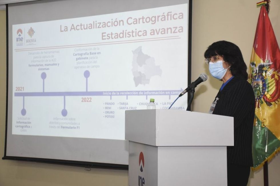 La directora de Censo y Encuestas del INE, Martha Oviedo, en conferencia de prensa este jueves
