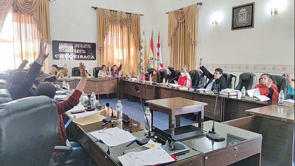 APROBADO. El momento en el que el pleno de la Asamblea Departamental da luz verde al POA.