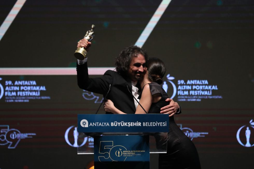 Martín Boulocq recibe el premio en el Festival de Antalya.