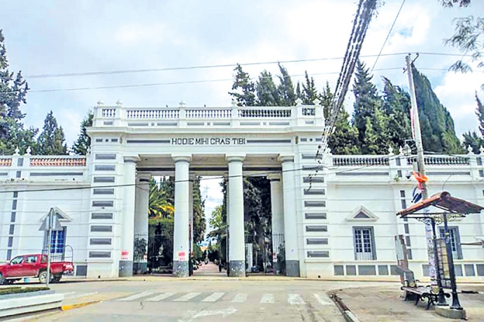 CAMPOSANTO. Ingreso al Cementerio General de Sucre, declarado patrimonio funerario. 