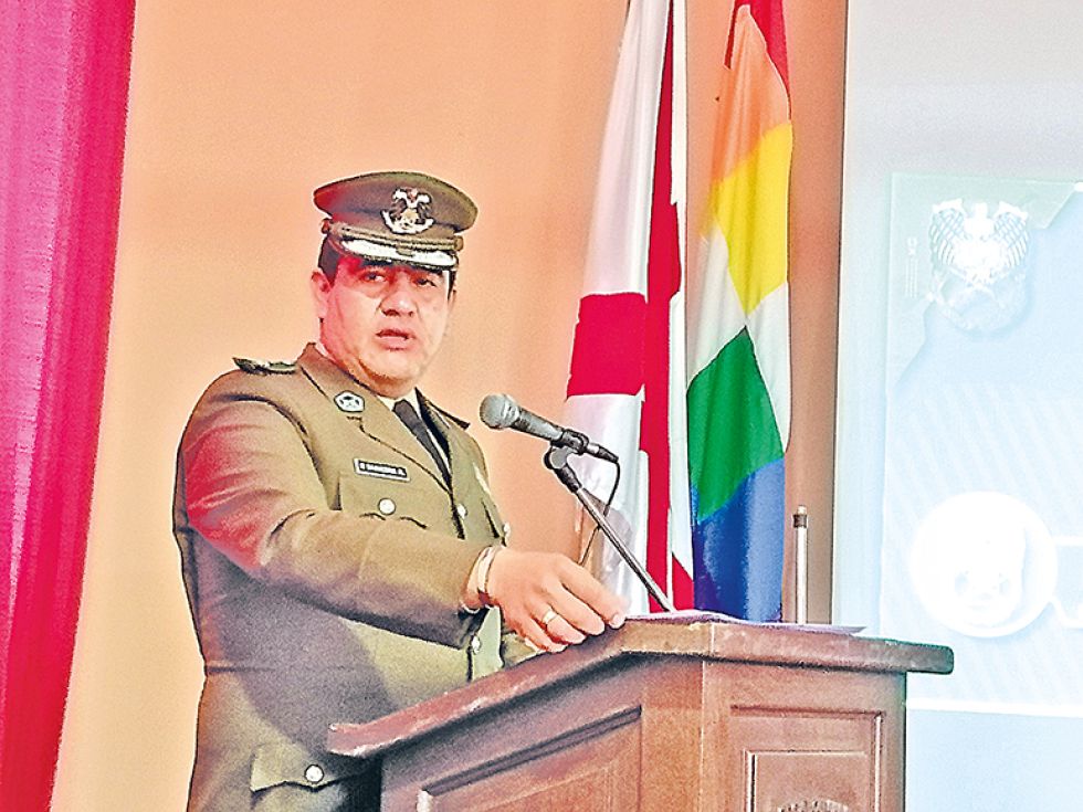 POLICÍA. El subdirector departamental de la Felcv, mayor Patrick Saavedra, dio el informe.
