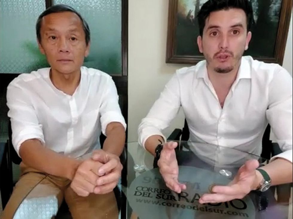 ENTREVISTA. Xuan Dan junto a Pedro Ruiz, en el contacto con este medio desde La Paz.