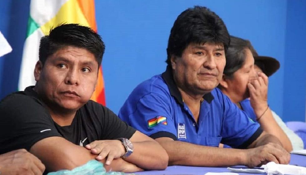 El senador Leonardo Loza (i) en una aparición anterior con Evo Morales.