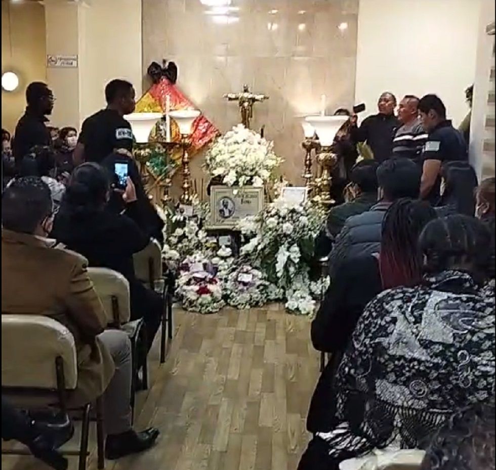 El líder afroboliviano Jorge Medina es despedido por sus familiares y amigos.