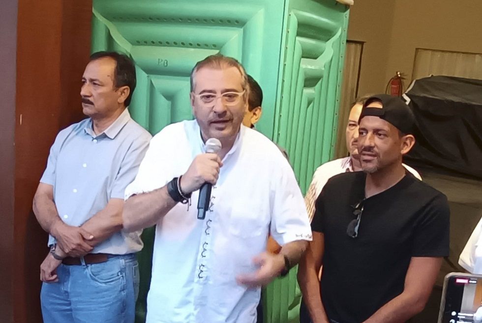 Vicente Cuéllar, Rómulo Calvo y Luis Fernando Camacho en una conferencia de prensa, el 10 de noviembre, durante el paro en Santa Cruz.