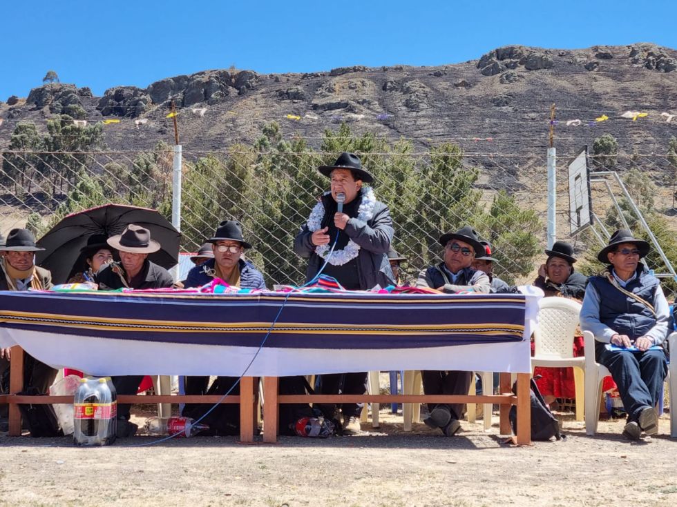 Choquehuanca participó este sábado de la reunión de su comunidad en Cota Cota Baja, Huarina.