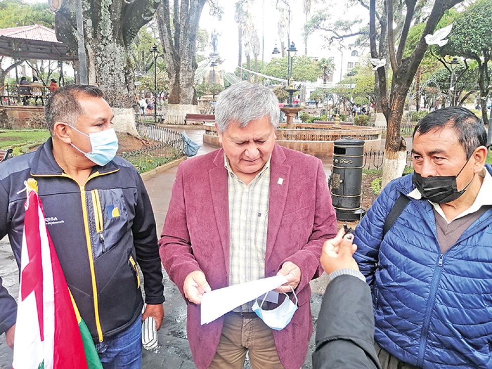 UNIDAD. Miembros de la Comisión Única de Poderes del Comité Cívico de Chuquisaca.