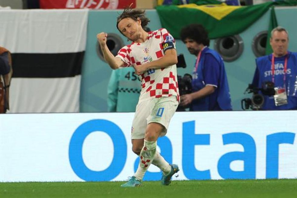 Luka Modric de Croacia celebra durante la tanda de penales en el partido de cuartos de final de la Copa Mundial de la FIFA 2022 entre Croacia y Brasil.