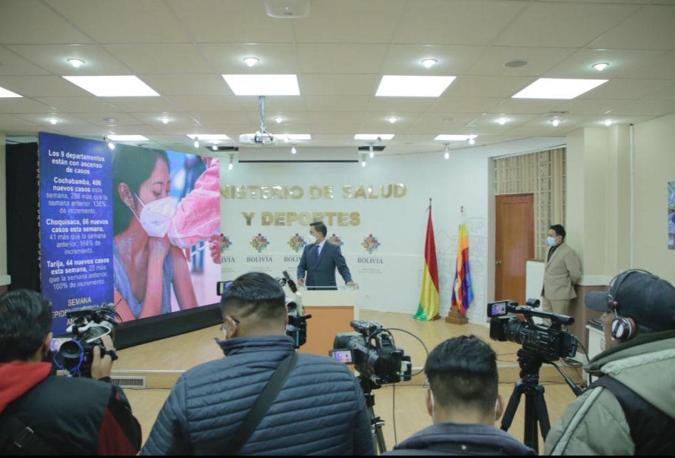 El Ministro de Salud en conferencia de prensa, este lunes.