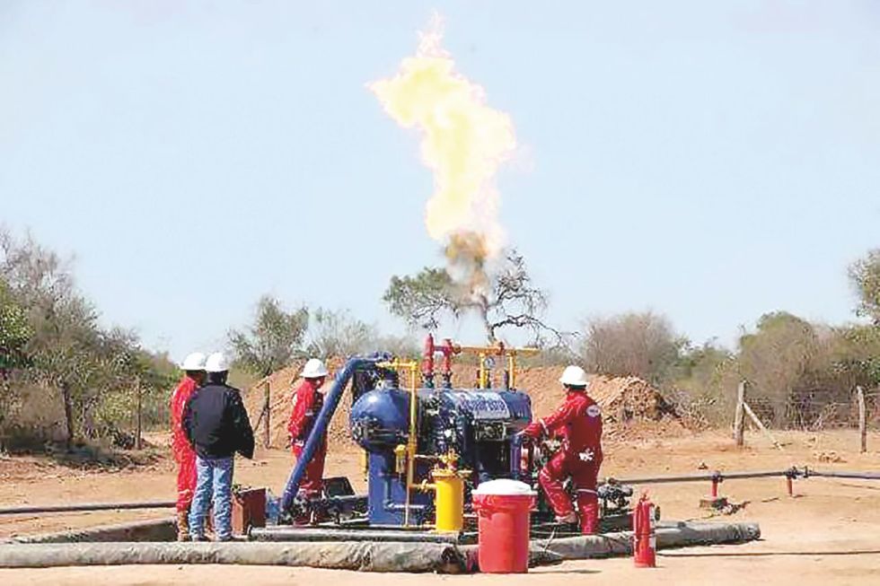 HIDROCARBUROS. Una prueba de emisión de gas natural a cargo de YPFB.