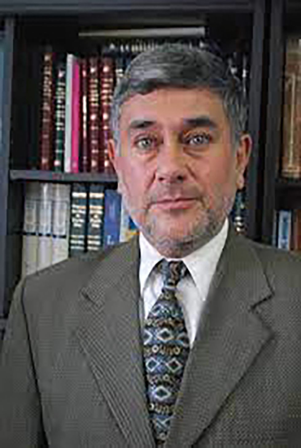 Arturo Yáñez Cortes, Doctor en Derecho, actual Presidente de la Academia Boliviana de Estudios Constitucionales.