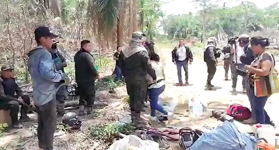 OPERATIVO. Una comisión de policías, fiscales y miembros del INRA intervino en predios avasallados.