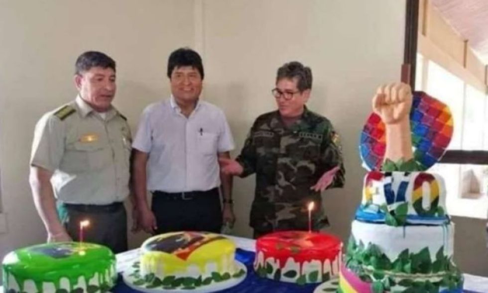 Morales, homenajeado por Dávila en uno de sus cumpleaños, siempre negó vínculos con el exzar antidrogas.