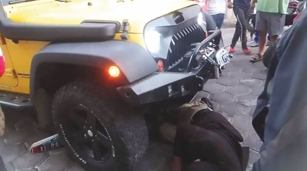 HECHO. La vagoneta Jeep que era conducida por el diputado Jorge Yucra el día del accidente.