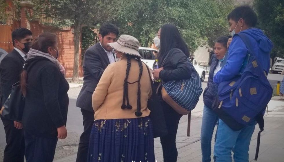 Familiares de fallecidos y víctimas de las masacres de Senkata y Sacaba.