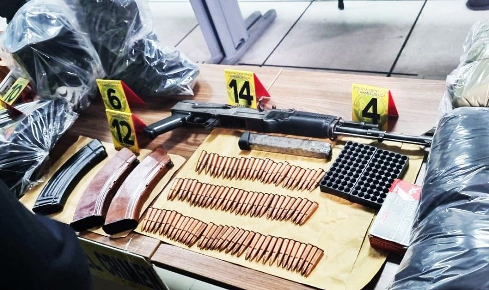 Las municiones que secuestró la Policía en la recaptura del reo brasileño. 