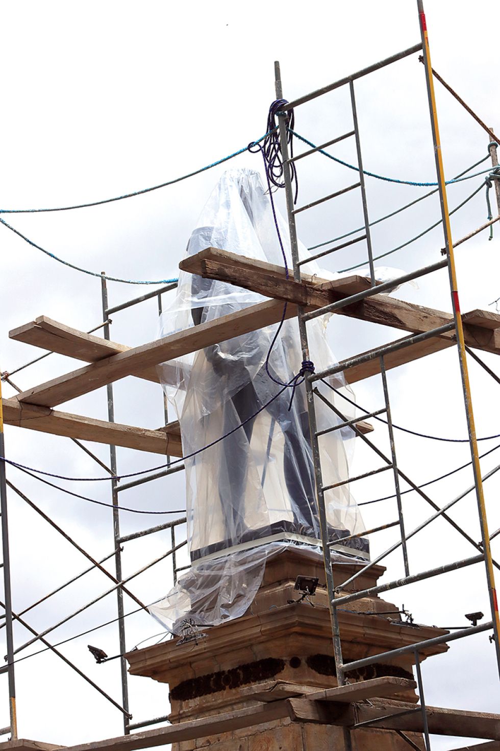 Concluye la restauración del monumento a Sucre 