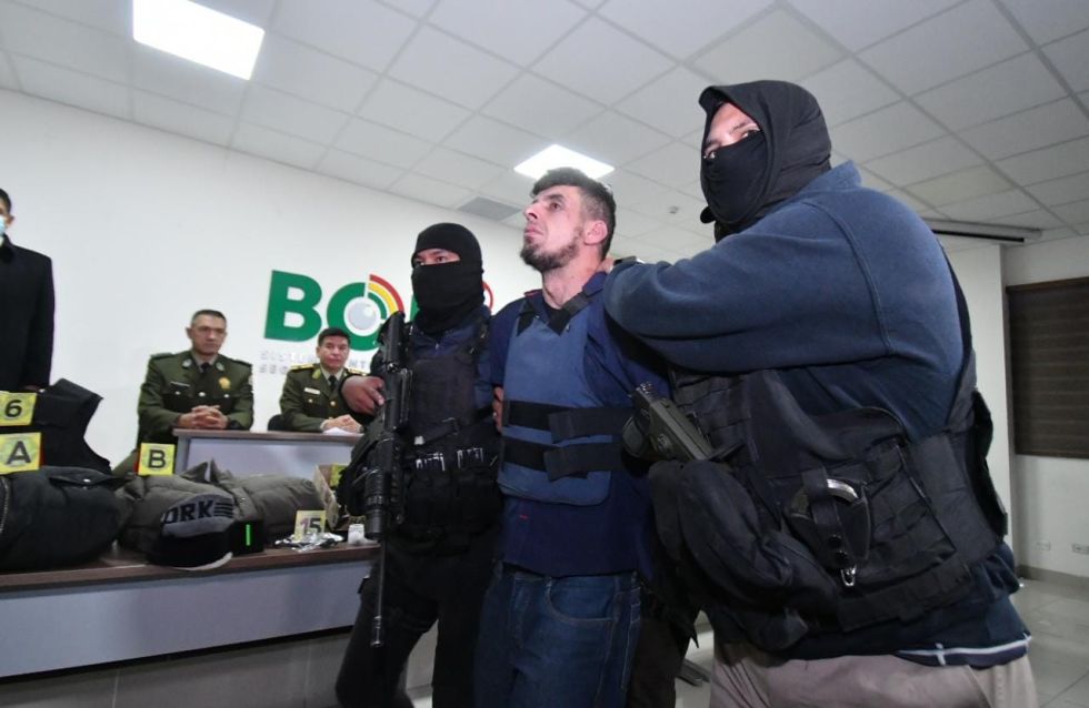 El reo brasileño tras ser recapturado por la Policía. 