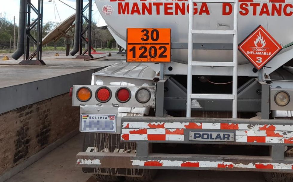 La parte trasera del camión retenido.