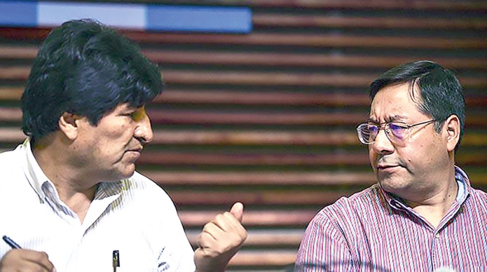 DISTANCIADOS. Mientras los seguires de Luis Arce y Evo Morales se enfrentan a diario, estos se mantienen distanciados.