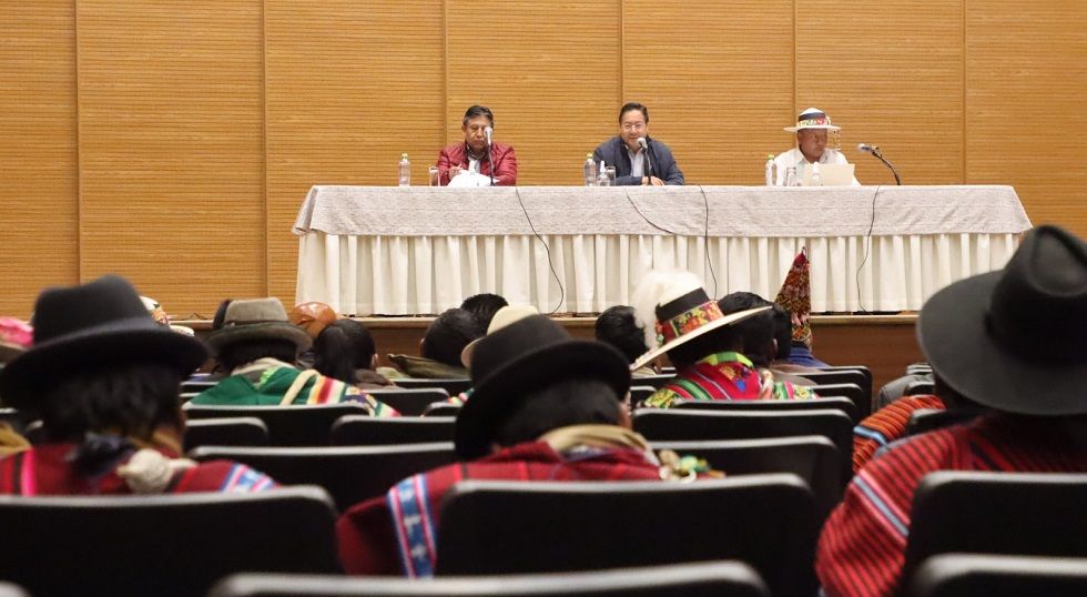 Los mandatarios del país se reunieron con sectores afines al MAS en la Casa Grande del Pueblo.
