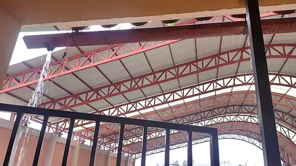 INFRAESTRUCTURA. Identifican que los tinglados de al menos 12 colegios estan deteriorados.