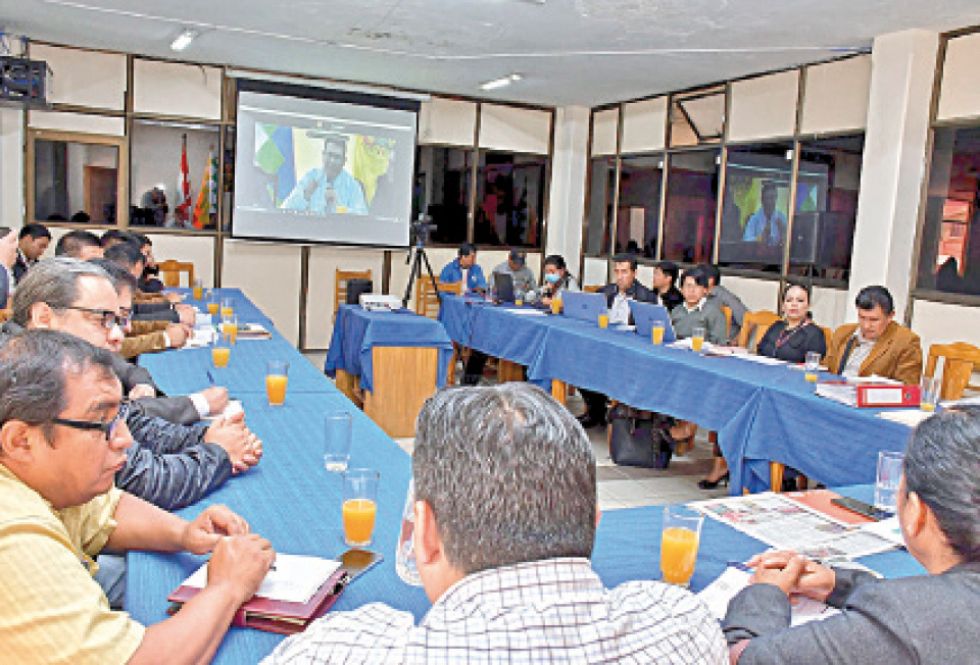 Una de las últimas reuniones del Comité Organizador de los Juegos, instancia que decidió la lista de deportes.